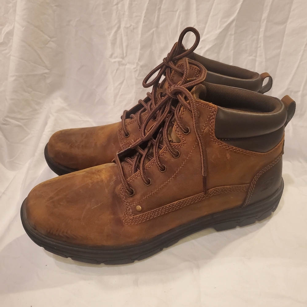 Skechers relaxed fit air cooled memory foam mens Segment-Garnet hiking boots siz